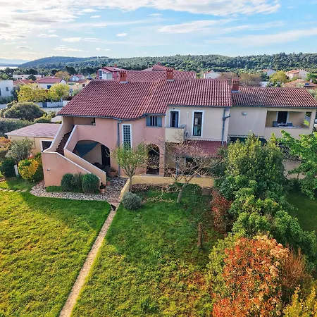 아파트 Bonvenon2volme Apt&room *